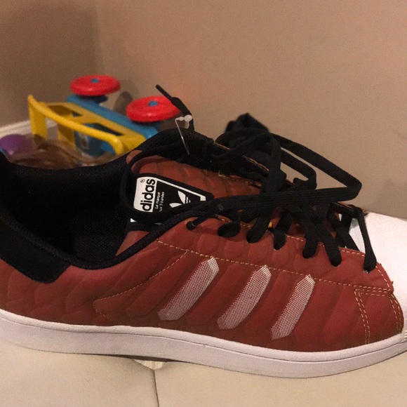 Adidas - Picture 4 of 6